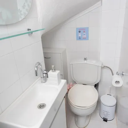 Villa Beta - 5min Walk To Beach, Bbq, Parking *