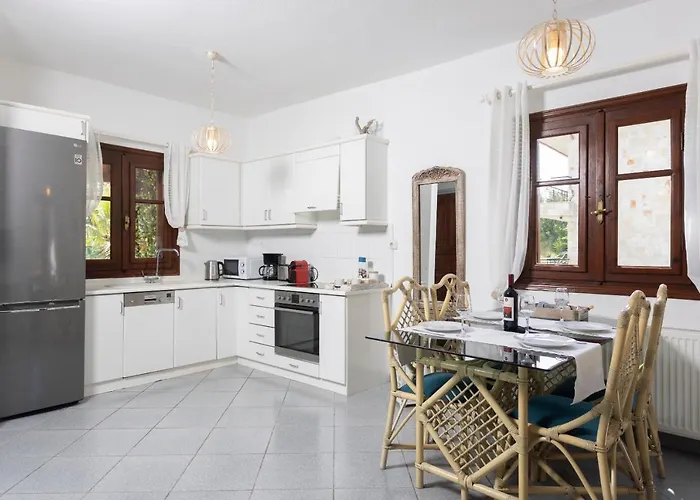 Beta - 5min Walk To Beach, Bbq, Parking Pefkochori