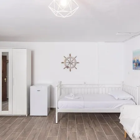 Beta - 5min Walk To Beach, Bbq, Parking *