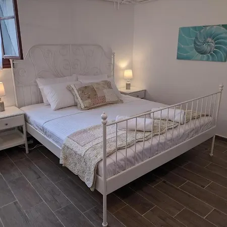 Beta - 5min Walk To Beach, Bbq, Parking *