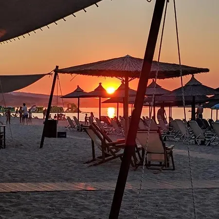 Villa Beta - 5min Walk To Beach, Bbq, Parking