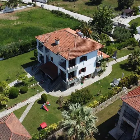 Villa Beta - 5min Walk To Beach, Bbq, Parking *