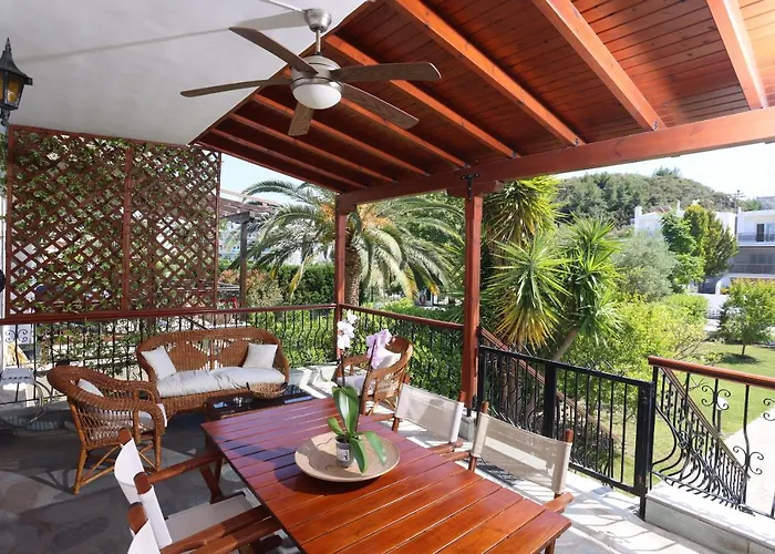 Villa Beta - 5min Walk To Beach, Bbq, Parking