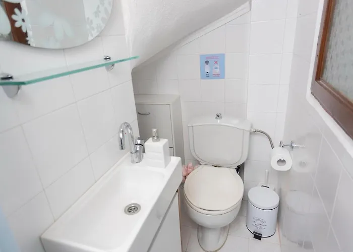 Villa Beta - 5min Walk To Beach, Bbq, Parking *