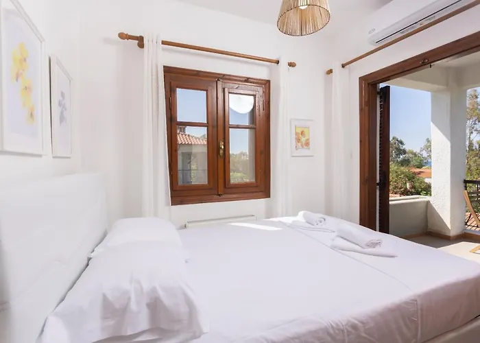 Villa Beta - 5min Walk To Beach, Bbq, Parking