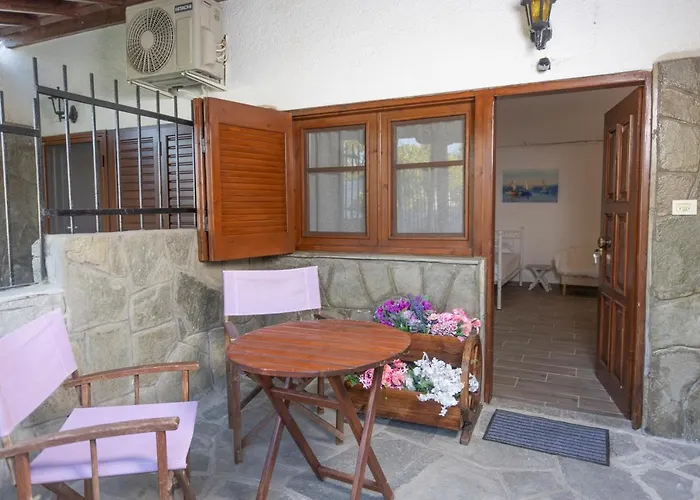Villa Beta - 5min Walk To Beach, Bbq, Parking *