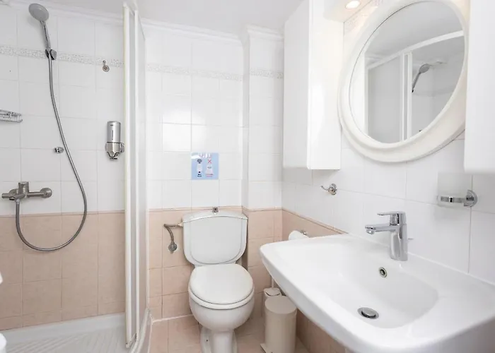 Beta - 5min Walk To Beach, Bbq, Parking Villa *