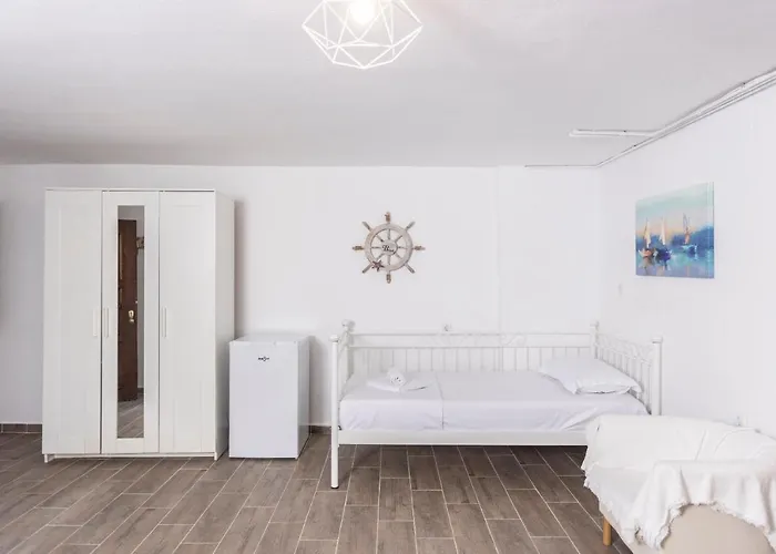 Beta - 5min Walk To Beach, Bbq, Parking *